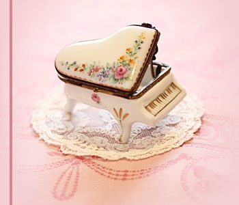 久しぶりのリモージュボックス～グランドピアノ～